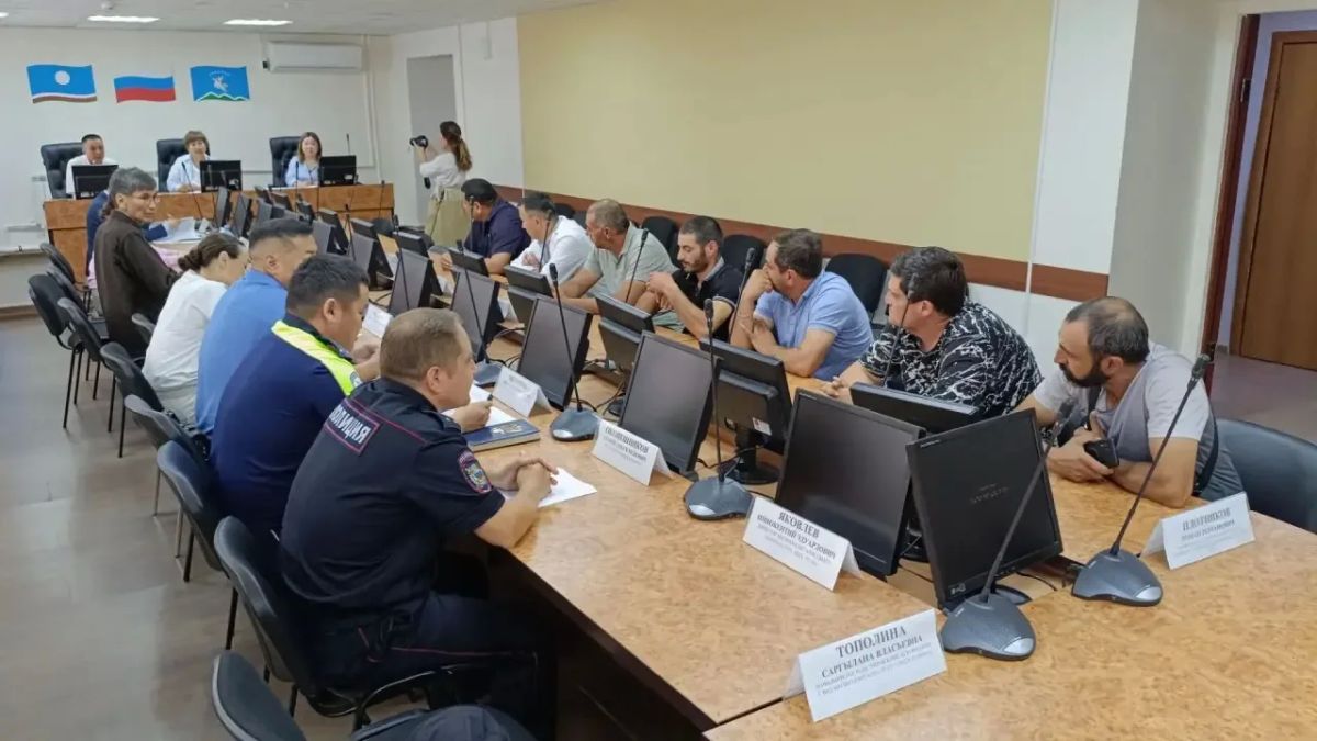 В Мегино-Кангаласском улусе состоялся «Час иностранного гражданина» В Мегино-Кангаласском улусе состоялся «Час иностранного гражданина»