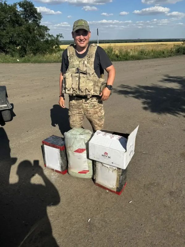 За минувшую неделю сотрудники опорного пункта Якутии в зоне специальной военной операции доставили военнослужащим из республики 151 адресную посылку За минувшую неделю сотрудники опорного пункта Якутии в зоне специальной военной операции доставили военнослужащим из республики 151 адресную посылку