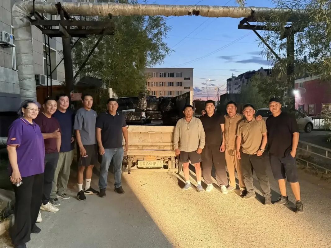 Вчера на базе Ресурсного центра добровольчества Республики Саха (Якутия) волонтерами был организован экстренный сбор гуманитарной помощи для жителей села Сайды Верхоянского района, пострадавших от сильного паводка Вчера на базе Ресурсного центра добровольчества Республики Саха (Якутия) волонтерами был организован экстренный сбор гуманитарной помощи для жителей села Сайды Верхоянского района, пострадавших от сильного паводка