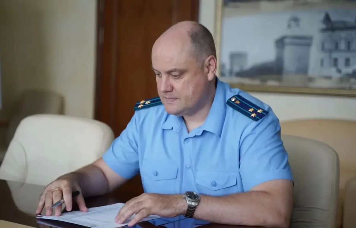 Провел рабочую встречу с прокурором города Виктором Александровичем Умеренко Провел рабочую встречу с прокурором города Виктором Александровичем Умеренко