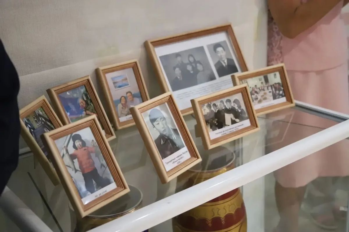 «Оказать помощь любой ценой»: в Якутске открылась выставка к 65-летию заслуженного спасателя Якутии Нюргустана Андреева «Оказать помощь любой ценой»: в Якутске открылась выставка к 65-летию заслуженного спасателя Якутии Нюргустана Андреева