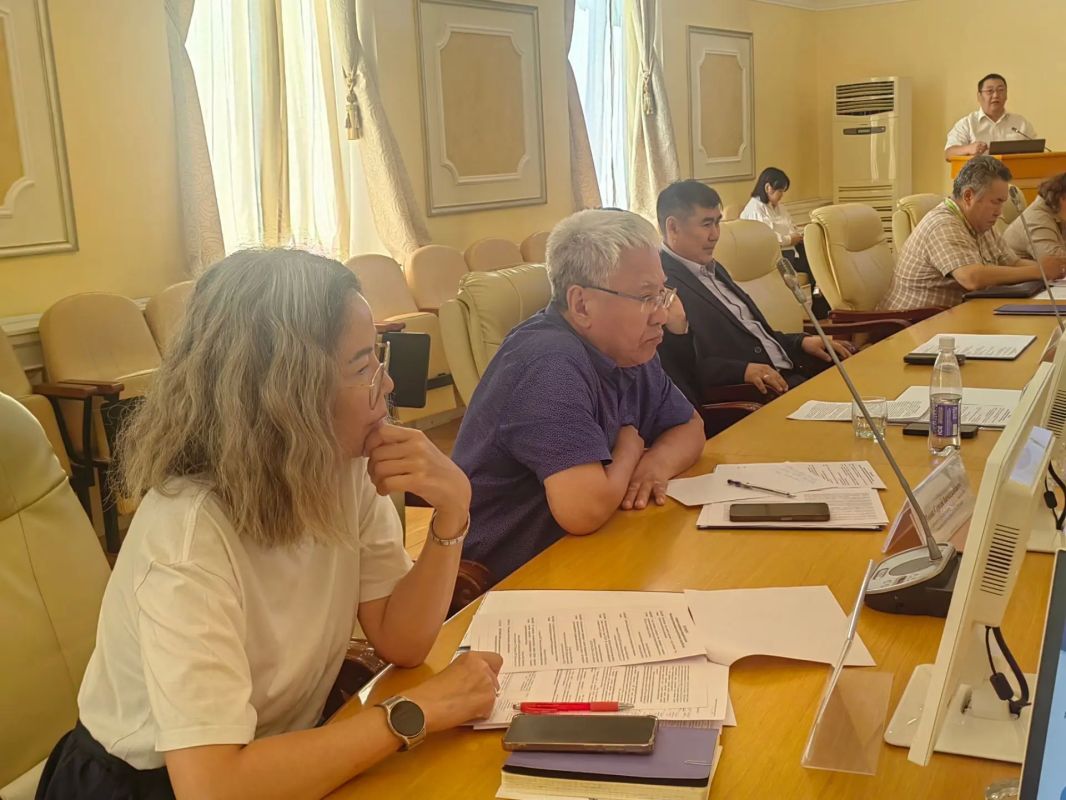 Сегодня, 24 июля 2026 года, в Актовом зале Дома Правительства №2 состоялось очередное расширенное заседание Коллегии Министерства образования и науки Республики Саха (Якутия) Сегодня, 24 июля 2026 года, в Актовом зале Дома Правительства №2 состоялось очередное расширенное заседание Коллегии Министерства образования и науки Республики Саха (Якутия)
