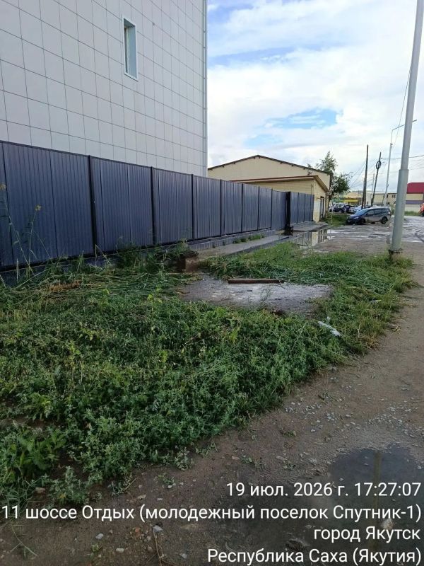 В Сайсарском округе продолжается покос травы и сухой растительности