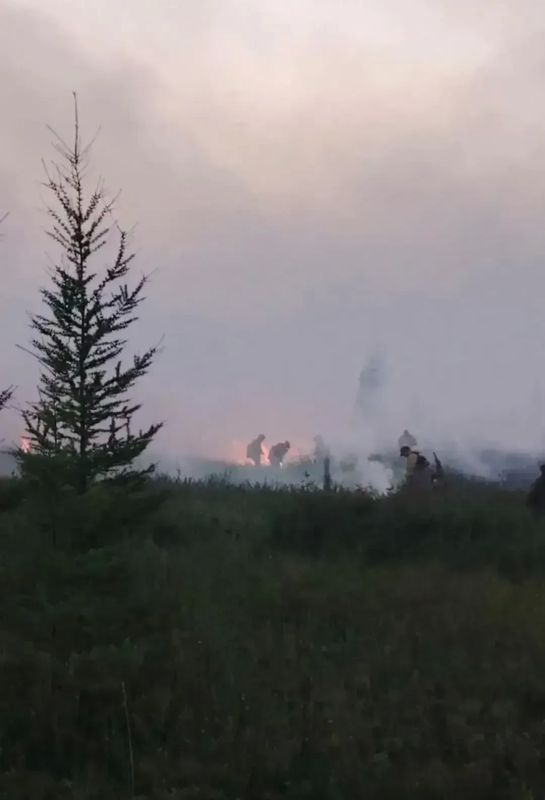 По состоянию на сегодня лесной пожар №39 АЗК продолжает действовать в 6 километрах от населенного пункта Эйик