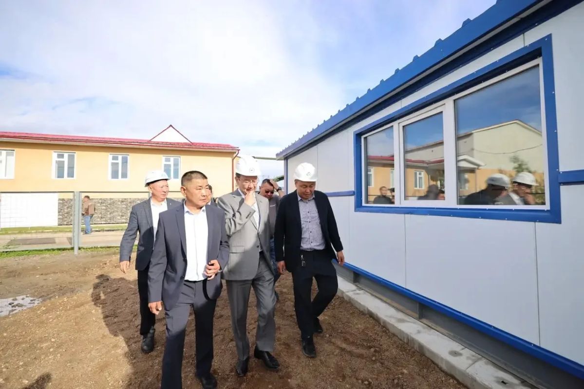 Айсен Николаев: В Верхневилюйске проверил ход строительства новой газовой котельной для детской школы искусств Айсен Николаев: В Верхневилюйске проверил ход строительства новой газовой котельной для детской школы искусств