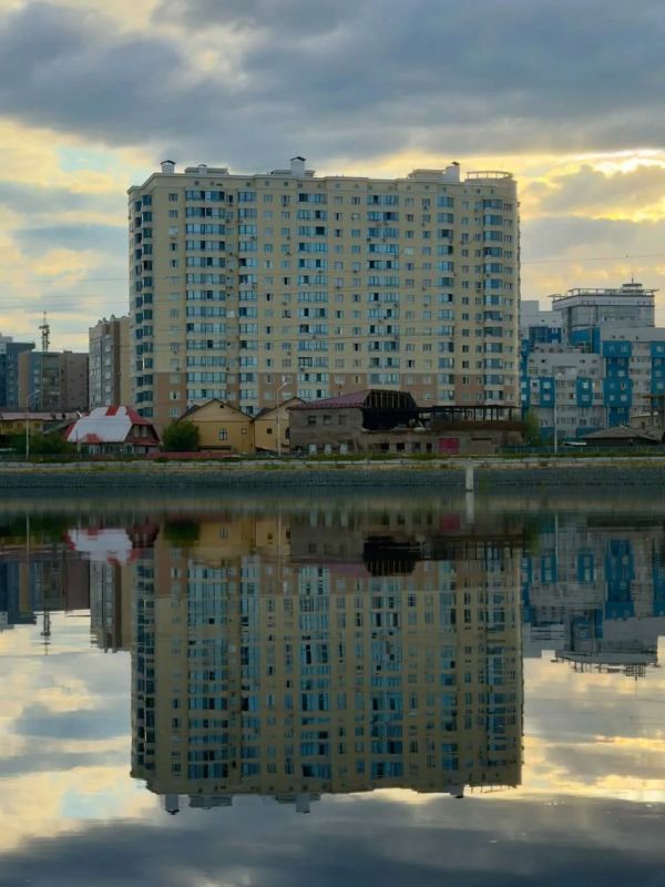 Мария Таврат представляет фотопроект "Зеркальный Якутск" Мария Таврат представляет фотопроект "Зеркальный Якутск"