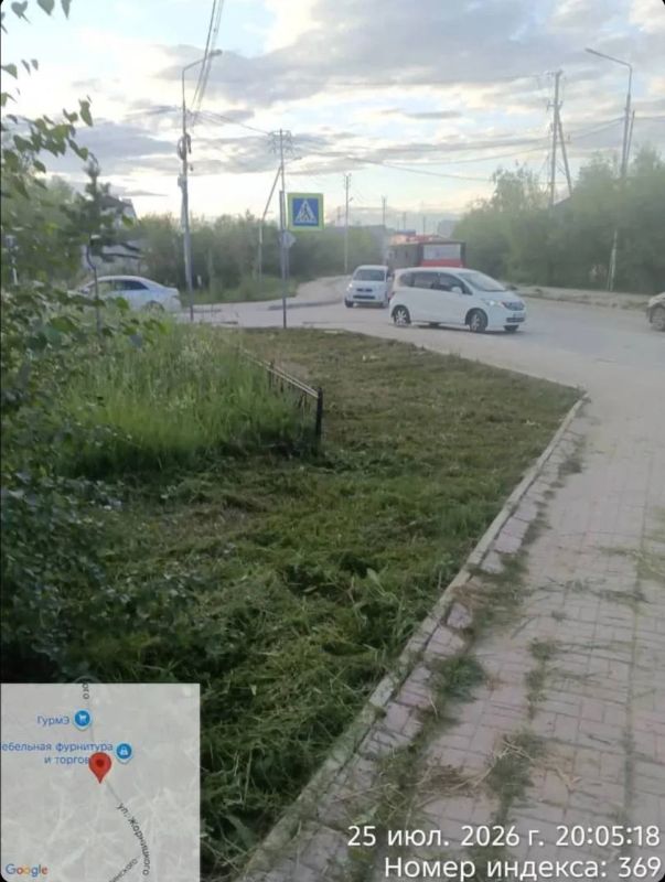 Продолжаются работы по покосу травы в Строительном округе Продолжаются работы по покосу травы в Строительном округе