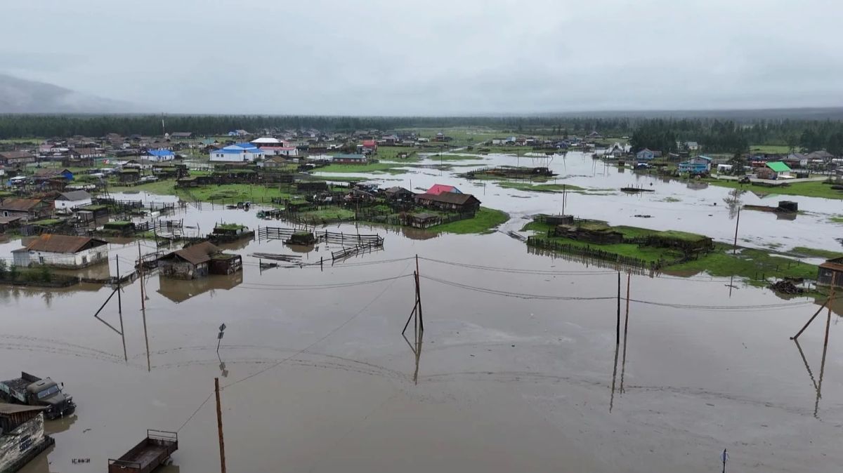 В Суордахе река снова вышла из берегов В Суордахе река снова вышла из берегов