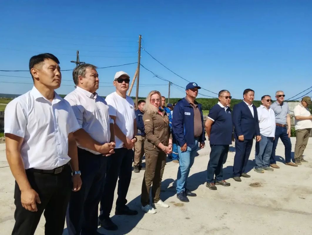 Новая теплая автостоянка появилась в Амгинском РЭС Новая теплая автостоянка появилась в Амгинском РЭС
