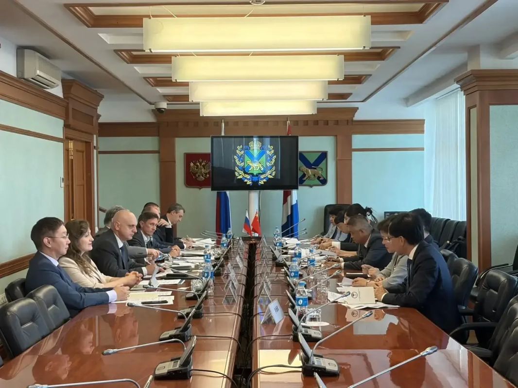 Во Владивостоке состоялись российско-китайские межмидовские консультации по вопросам межрегионального сотрудничества