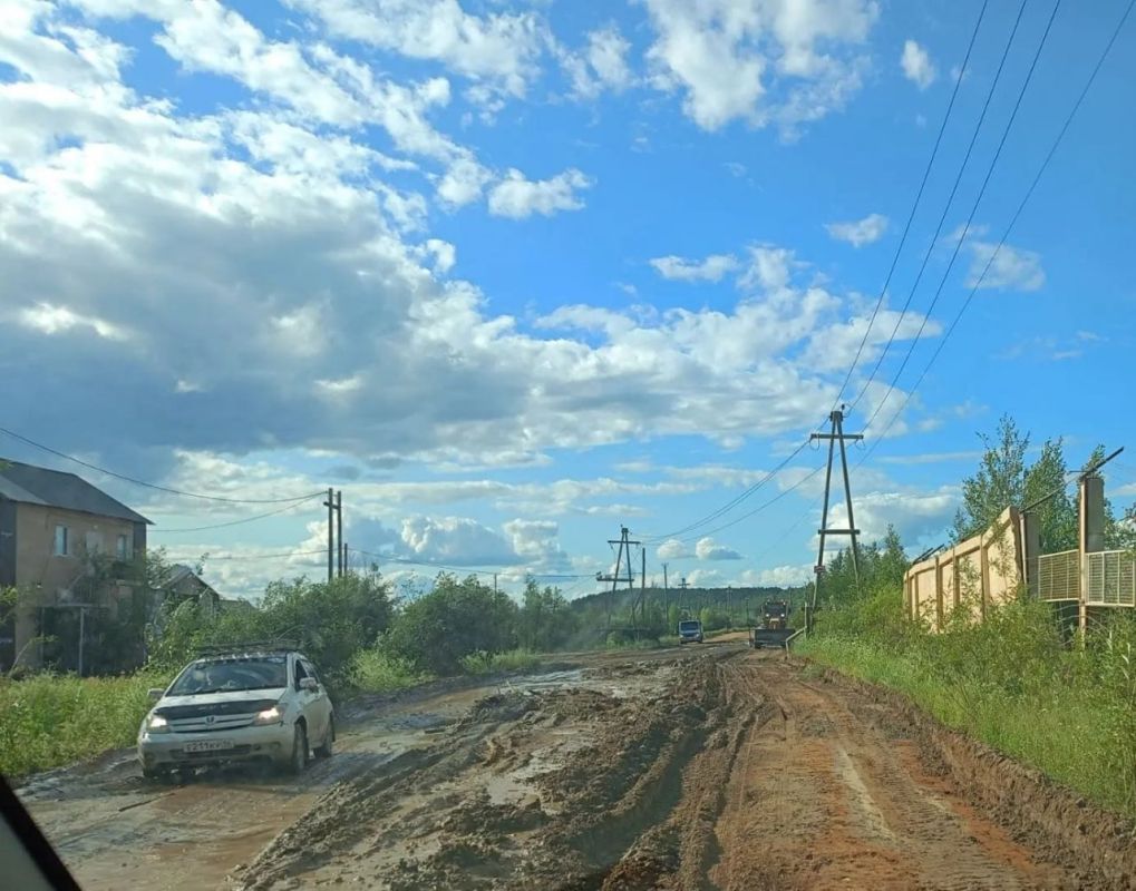 На Намцырском тракте автобус не выходит на маршрут из-за строительного мусора На Намцырском тракте автобус не выходит на маршрут из-за строительного мусора