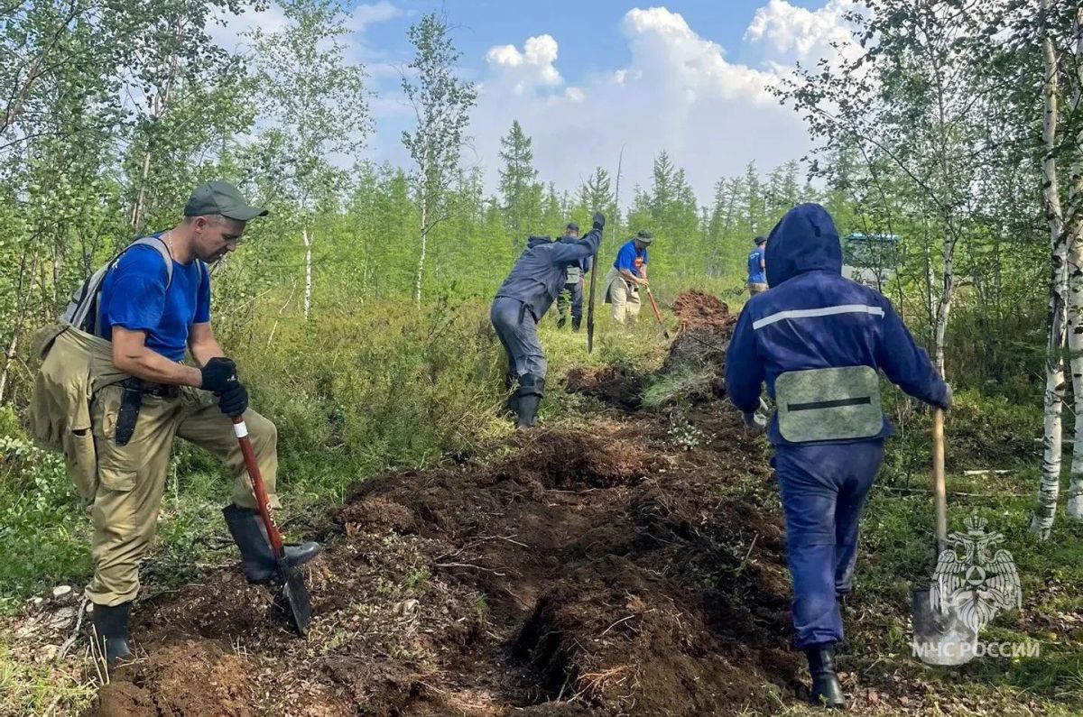 Оперативная обстановка: лесные пожары в Якутии Оперативная обстановка: лесные пожары в Якутии