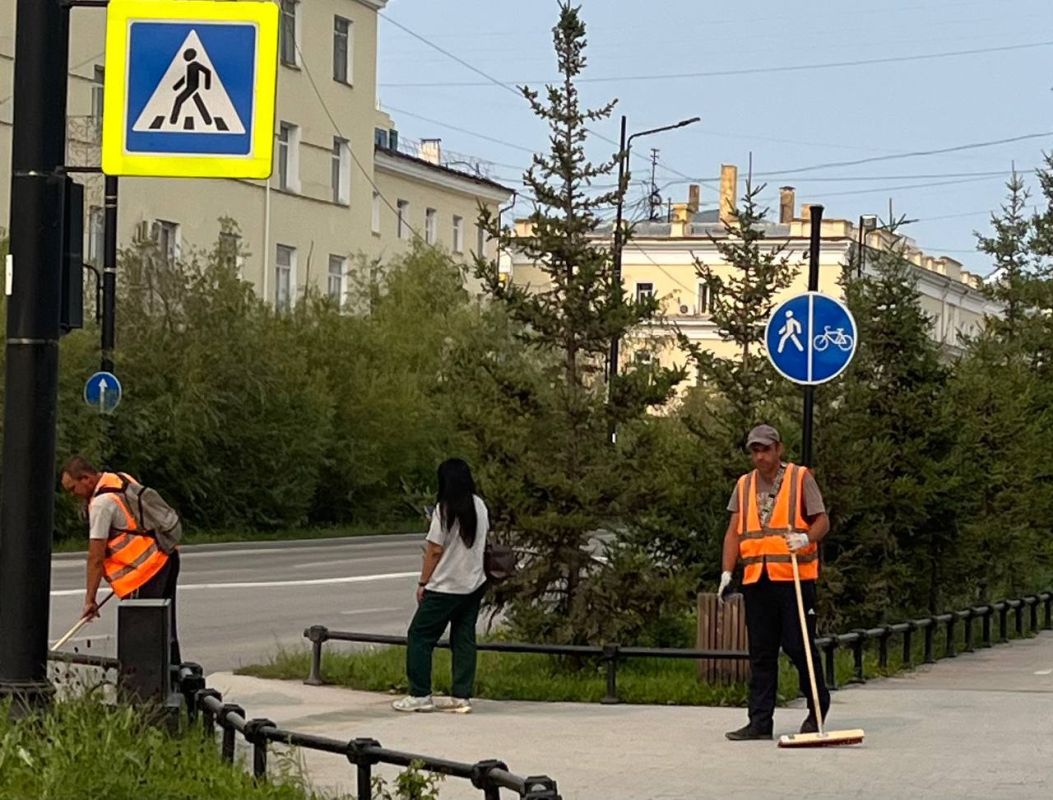 Проспект Ленина приводят в порядок со всех сторон Проспект Ленина приводят в порядок со всех сторон