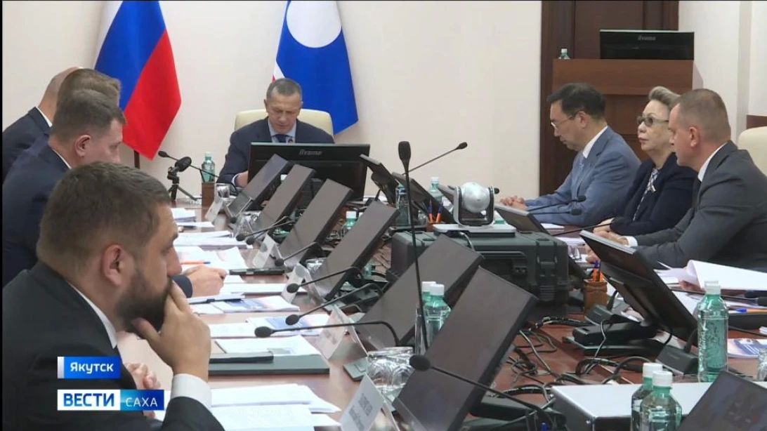Заместитель Председателя Правительства РФ – полномочный представитель Президента РФ в ДФО Юрий Трутнев провёл в Якутске заседание президиума Правительственной комиссии по вопросам социально-экономического развития Дальнего...