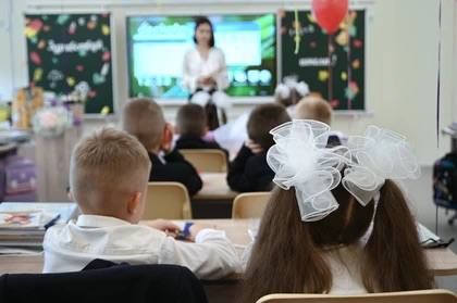 Учитель из Якутска вышел в полуфинал всероссийского телешоу «Классная тема!»