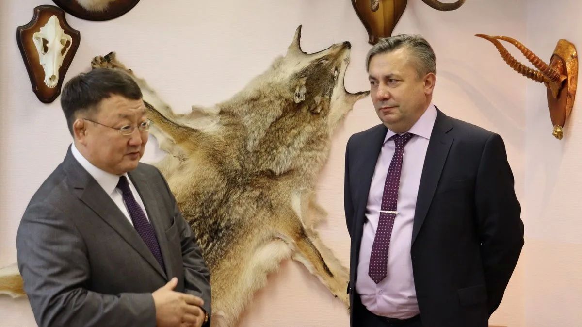 Уважаемый Яков Иванович!. От имени всего коллектива Министерства экологии, природопользования и лесного хозяйства РС(Я) и от себя лично примите самые искренние и сердечные поздравления с Вашим 55-летним юбилеем! Эта... Уважаемый Яков Иванович!. От имени всего коллектива Министерства экологии, природопользования и лесного хозяйства РС(Я) и от себя лично примите самые искренние и сердечные поздравления с Вашим 55-летним юбилеем! Эта...