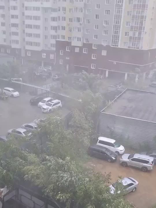 Жуткий ураган в Якутске. На республику обрушились проливные дожди