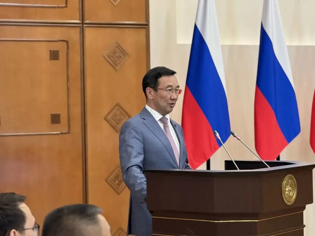 Айсен Николаев вручил награды лучшим работникам строительной отрасли Якутии Айсен Николаев вручил награды лучшим работникам строительной отрасли Якутии