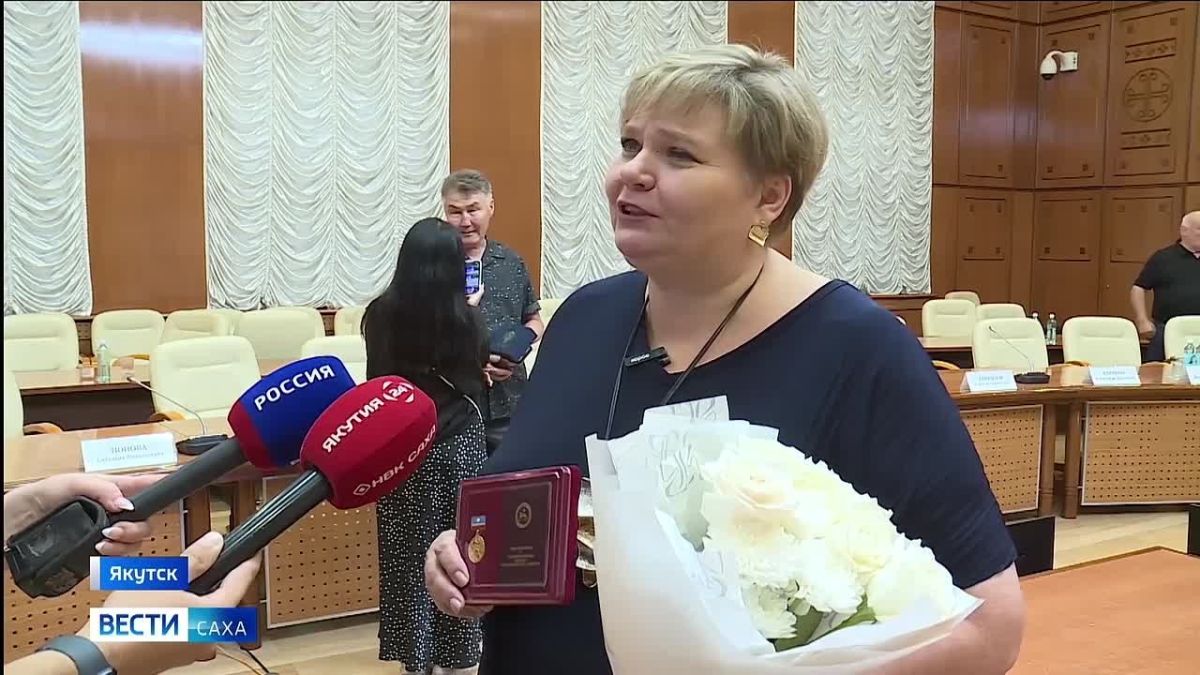 В Якутске прошло торжественное мероприятие, посвященное 90-летию строительного комплекса республики и 70-летию празднования Дня строителя в России