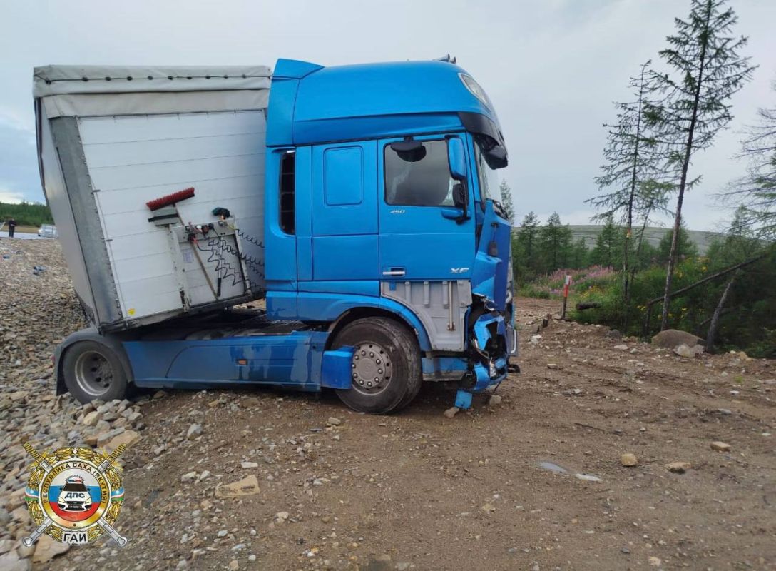 В Алданском районе водитель грузовика погиб во время ДТП на трассе «Лена» В Алданском районе водитель грузовика погиб во время ДТП на трассе «Лена»