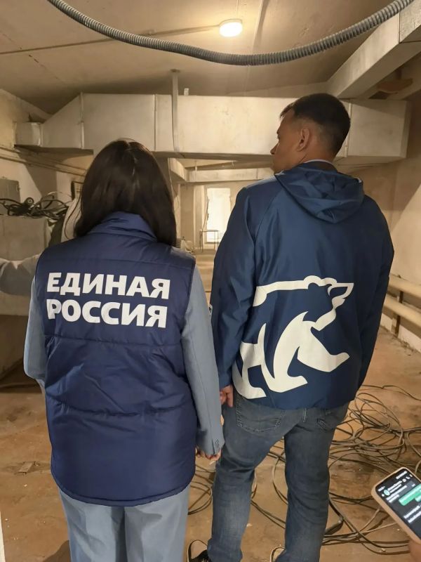 Утро началось в Бердигестяхе Горного улуса, где как народный депутат Государственного собрания (Ил Тумэн) фракции партии Единая Россия проверил выполнение ход работ по капитальному ремонту детского сада № 8 «Сардаана» Утро началось в Бердигестяхе Горного улуса, где как народный депутат Государственного собрания (Ил Тумэн) фракции партии Единая Россия проверил выполнение ход работ по капитальному ремонту детского сада № 8 «Сардаана»