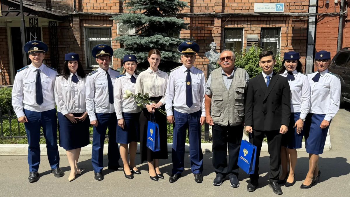 В Восточно-Сибирской транспортной прокуратуре состоялось заседание аттестационной комиссии Сегодня под председательством первого заместителя Восточно-Сибирского транспортного прокурора Максима Гришаева состоялось заседание... В Восточно-Сибирской транспортной прокуратуре состоялось заседание аттестационной комиссии Сегодня под председательством первого заместителя Восточно-Сибирского транспортного прокурора Максима Гришаева состоялось заседание...