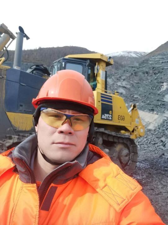 Бульдозер на золотой жиле: история якутянина–вахтовика Бульдозер на золотой жиле: история якутянина–вахтовика