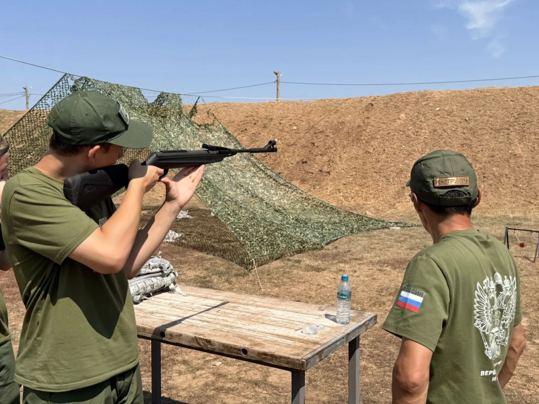 Якутские инструкторы учат юных патриотов в Волгограде Якутские инструкторы учат юных патриотов в Волгограде