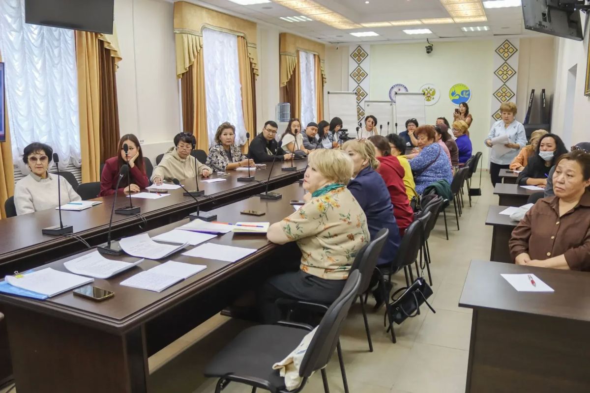 В Вилюйске прошло выездное обучение общественных наблюдателей от Общественной палаты Якутии В Вилюйске прошло выездное обучение общественных наблюдателей от Общественной палаты Якутии