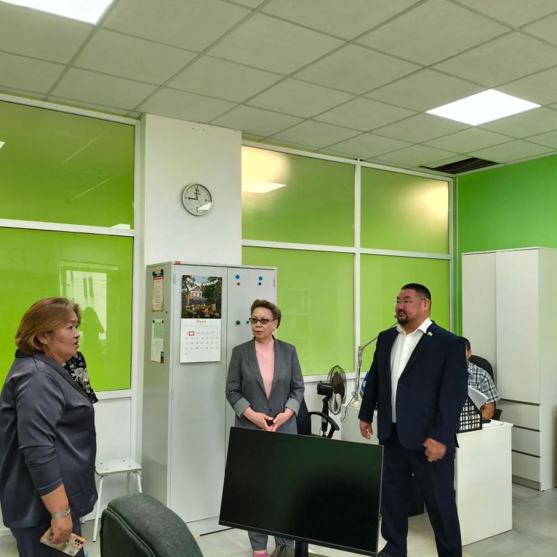 В семейном многофункциональном центре Олекминского района, который посетила на этой неделе, более четырехсот семей, оказавшиеся в трудной жизненной ситуации, смогли решить непростые вопросы В семейном многофункциональном центре Олекминского района, который посетила на этой неделе, более четырехсот семей, оказавшиеся в трудной жизненной ситуации, смогли решить непростые вопросы
