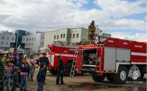 Пожарная безопасность в летних лагерях Нюрбинского района: для детей провели обучающие занятия и тренировки Пожарная безопасность в летних лагерях Нюрбинского района: для детей провели обучающие занятия и тренировки