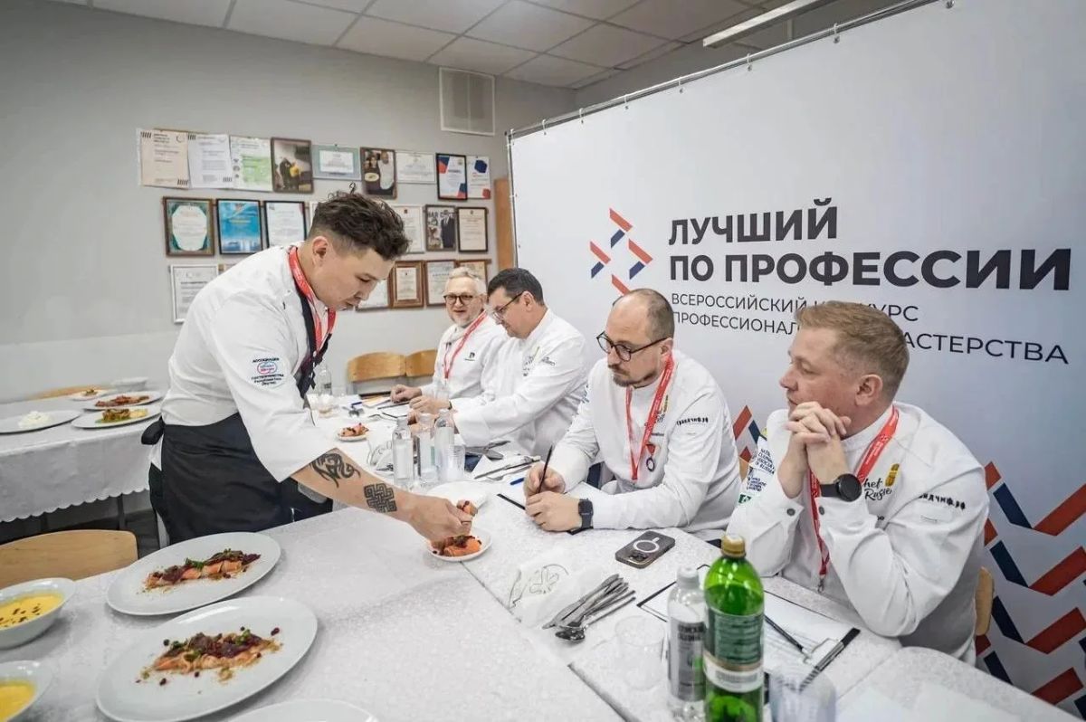 Шеф-повар Денис Бурцев: о финале конкурса «Лучшего по профессии», строгом жюри и «хиленьком» зайце Шеф-повар Денис Бурцев: о финале конкурса «Лучшего по профессии», строгом жюри и «хиленьком» зайце