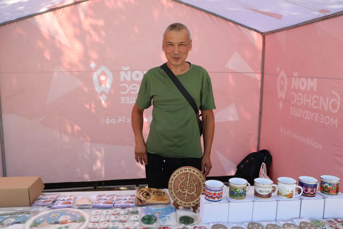 Сегодня на Талом озере в Якутске начала работу малая ярмарка местных товаропроизводителей «Сделано в Якутии» Сегодня на Талом озере в Якутске начала работу малая ярмарка местных товаропроизводителей «Сделано в Якутии»