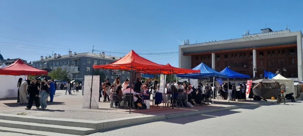 Единый день подачи документов в колледжи и техникумы организовали в Якутске Единый день подачи документов в колледжи и техникумы организовали в Якутске