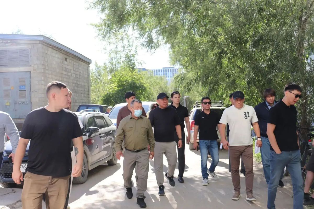 Накануне совместно с главой города Якутска Дмитрием Дмитриевичем Садовниковым осуществили выезд и проинспектировали ход капитального ремонта на объектах по адресам: улица Лермонтова, 29 и улица Стадухина, 84 Накануне совместно с главой города Якутска Дмитрием Дмитриевичем Садовниковым осуществили выезд и проинспектировали ход капитального ремонта на объектах по адресам: улица Лермонтова, 29 и улица Стадухина, 84
