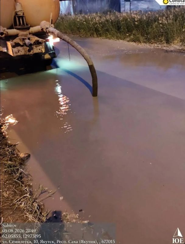 Работа по откачке воды в Строительном округе продолжается Работа по откачке воды в Строительном округе продолжается
