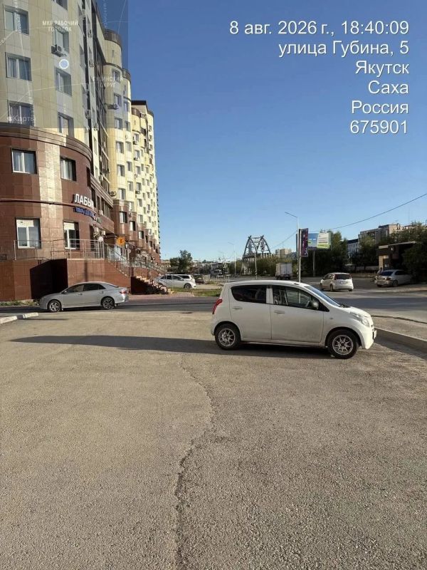 Уборка тротуаров в Губинском округе проводится ежедневно силами подрядной организации Уборка тротуаров в Губинском округе проводится ежедневно силами подрядной организации