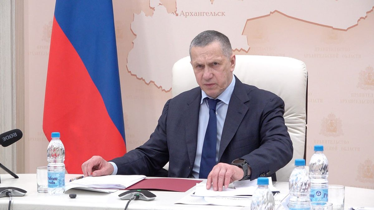 Заместитель председателя правительства РФ – полномочный представитель РФ в Дальневосточном федеральном округе Юрий Трутнев провел совещание по вопросу создания дноуглубительного флота для работы в акватории Северного...