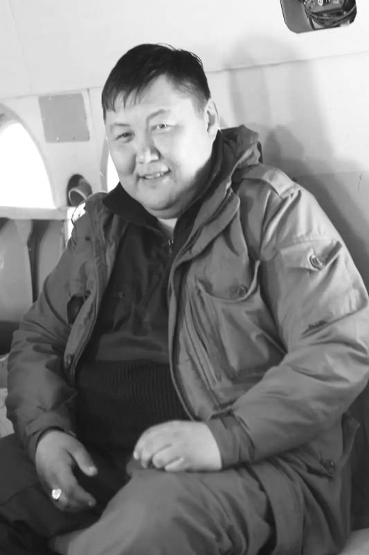 От имени Министерства по делам гражданской обороны и обеспечению безопасности жизнедеятельности населения Якутии и от себя лично выражаю глубокие соболезнования родным, близким и всем, кто знал Александра Николаевича Аржакова