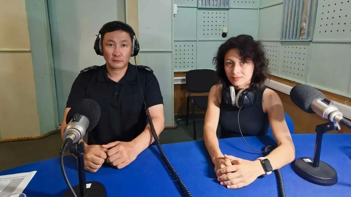 В новом выпуске радиопередачи ГТРК "Саха" — "Попутчик" рассказали про обучение в автошколе, как оно проходит, что необходимо для того, чтобы начать обучение, а также об влиянии специалистов на безопасность дорожного движения В новом выпуске радиопередачи ГТРК "Саха" — "Попутчик" рассказали про обучение в автошколе, как оно проходит, что необходимо для того, чтобы начать обучение, а также об влиянии специалистов на безопасность дорожного движения