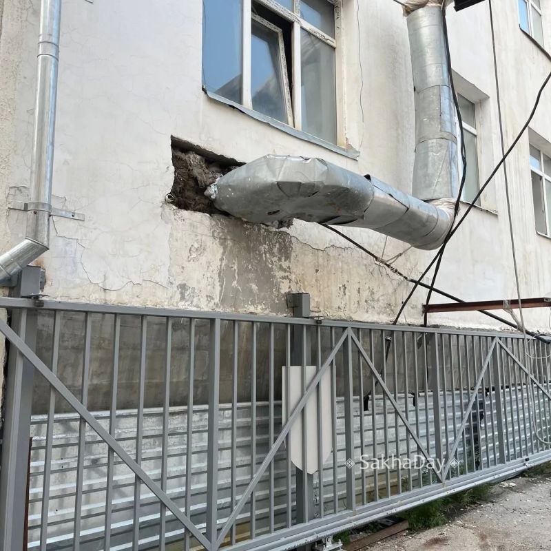 Сама мэрия тоже не может похвастаться суперемонтом Сама мэрия тоже не может похвастаться суперемонтом