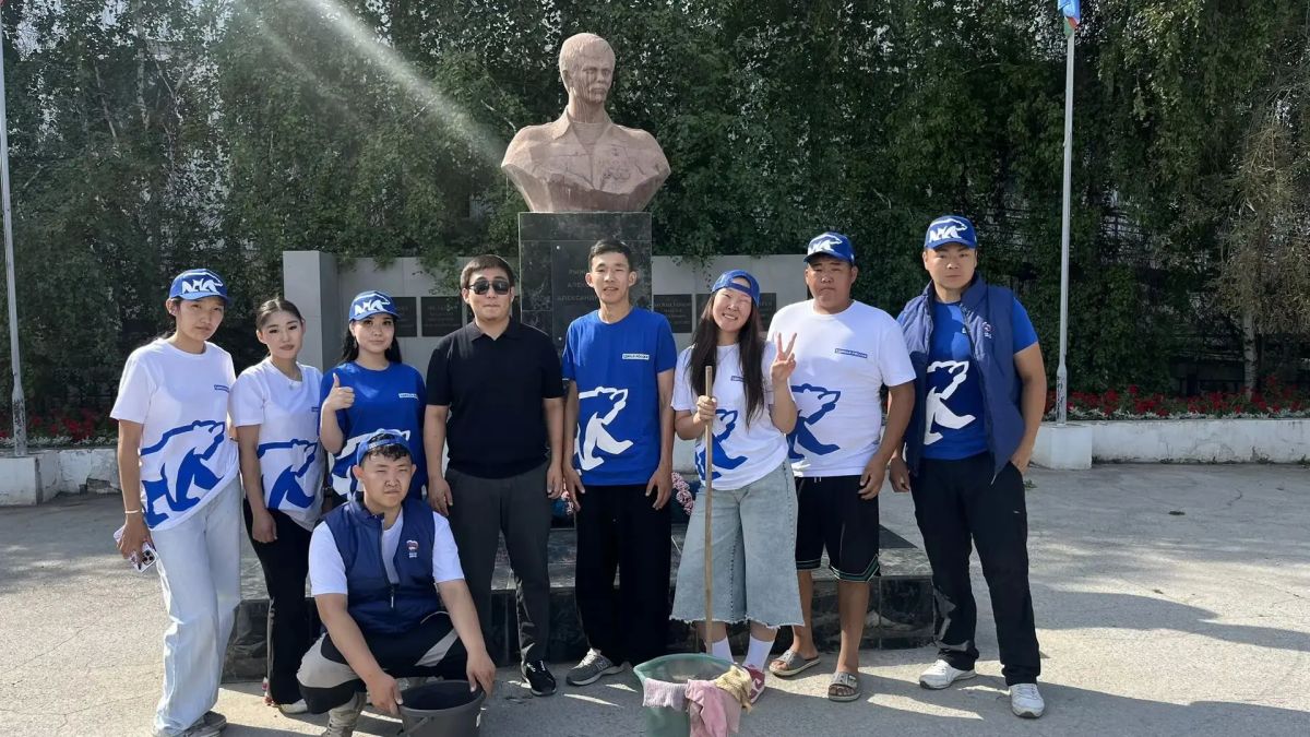 Сегодня Губинский округ, в частности сквер Рыжикова, стал местом объединения неравнодушных жителей и представителей партии «Единая Россия» для проведения масштабного субботника Сегодня Губинский округ, в частности сквер Рыжикова, стал местом объединения неравнодушных жителей и представителей партии «Единая Россия» для проведения масштабного субботника