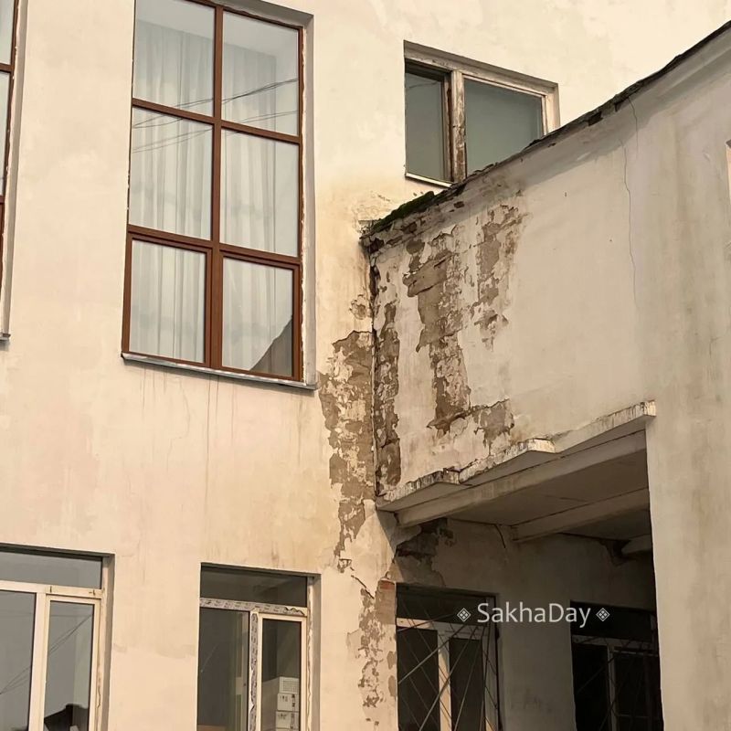 Сама мэрия тоже не может похвастаться суперемонтом Сама мэрия тоже не может похвастаться суперемонтом