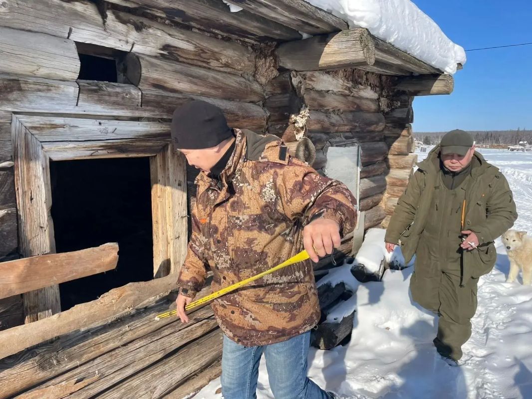 В с. Эмис Амгинского улуса начали восстановление оборонного дома Новиковых середины XIX в., являющегося памятником истории и культуры В с. Эмис Амгинского улуса начали восстановление оборонного дома Новиковых середины XIX в., являющегося памятником истории и культуры
