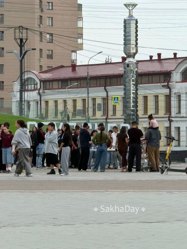 На площади оживленно. #дляsakhaday На площади оживленно. #дляsakhaday