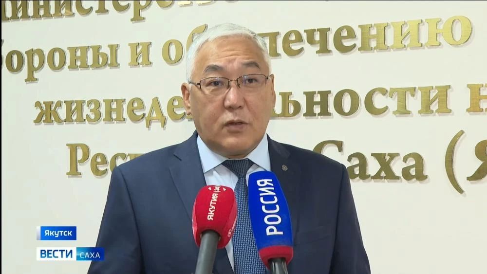 Республиканский оперативный штаб готовит к отправке на фронт еще один большегрузный автомобиль