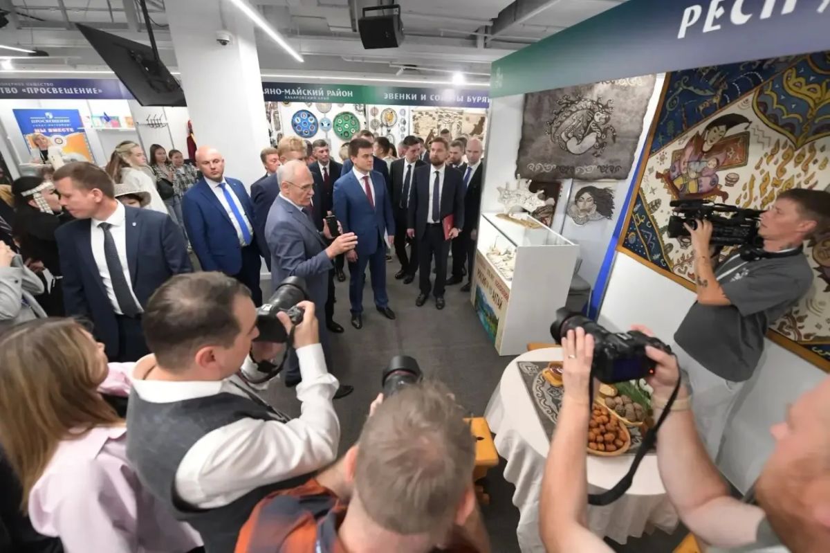 Сегодня XXI Международную выставку-ярмарку «СОКРОВИЩА СЕВЕРА Сегодня XXI Международную выставку-ярмарку «СОКРОВИЩА СЕВЕРА