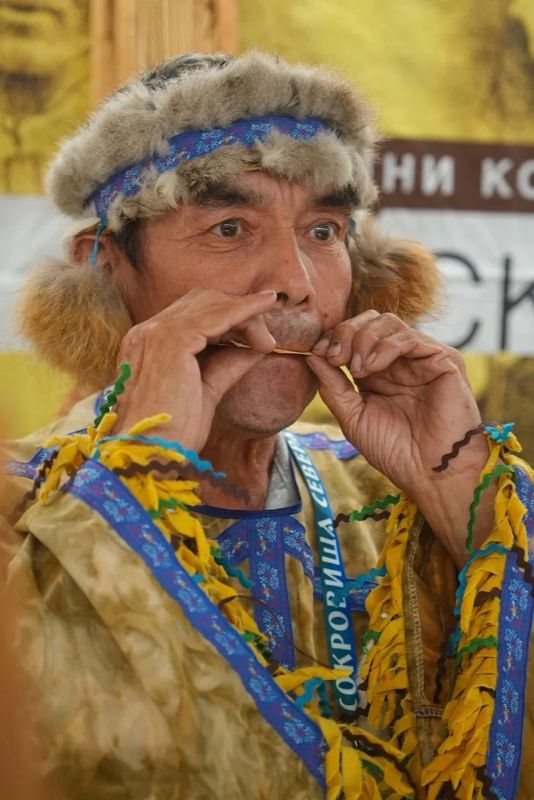 Традиции и ремесла народов Севера: в Красноярске начала работу выставка-ярмарка «Сокровища Севера» Традиции и ремесла народов Севера: в Красноярске начала работу выставка-ярмарка «Сокровища Севера»