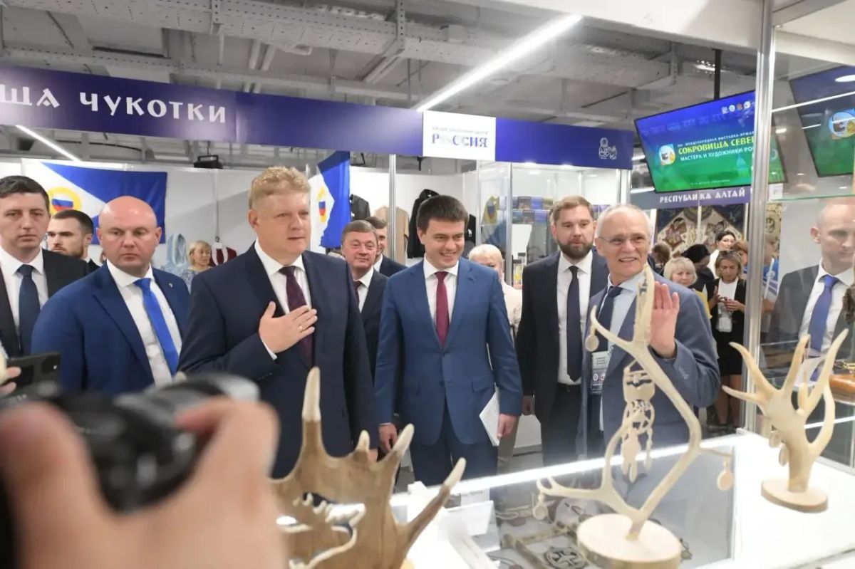 Сегодня XXI Международную выставку-ярмарку «СОКРОВИЩА СЕВЕРА Сегодня XXI Международную выставку-ярмарку «СОКРОВИЩА СЕВЕРА