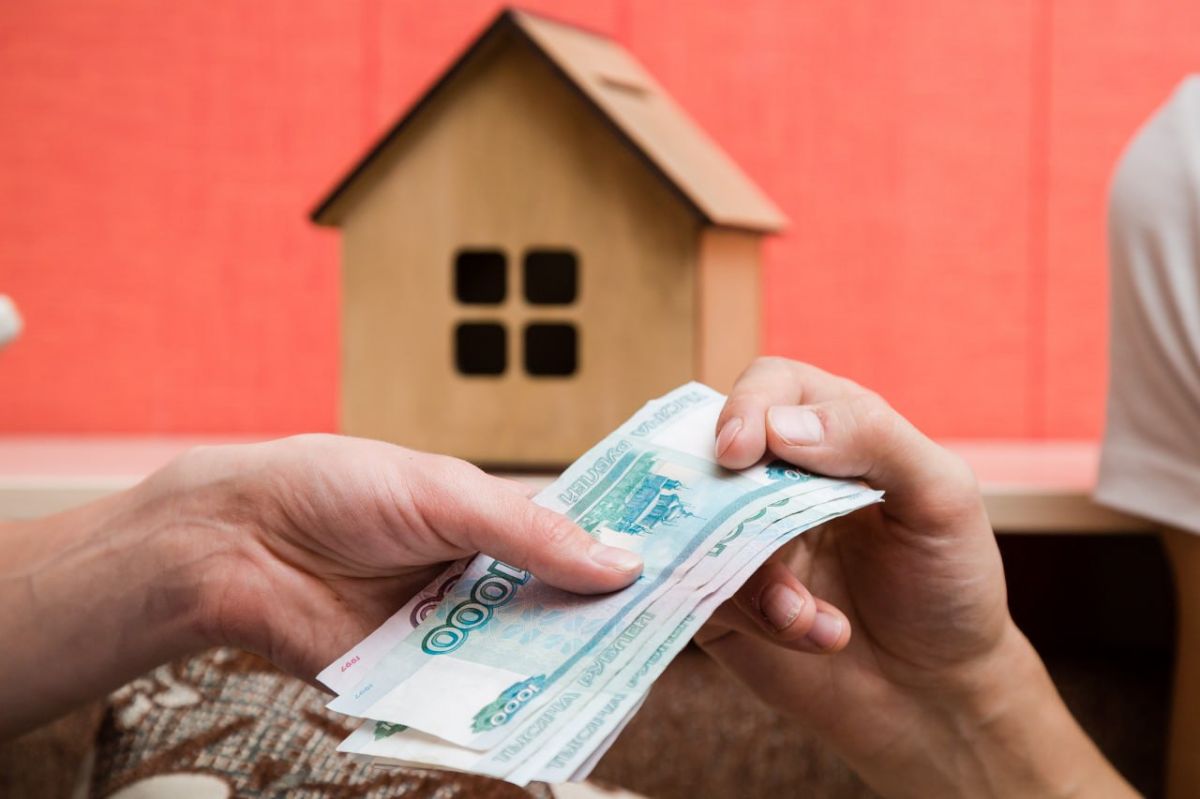 В Якутске у иностранца конфисковали дом за фиктивную регистрацию 30 мигрантов